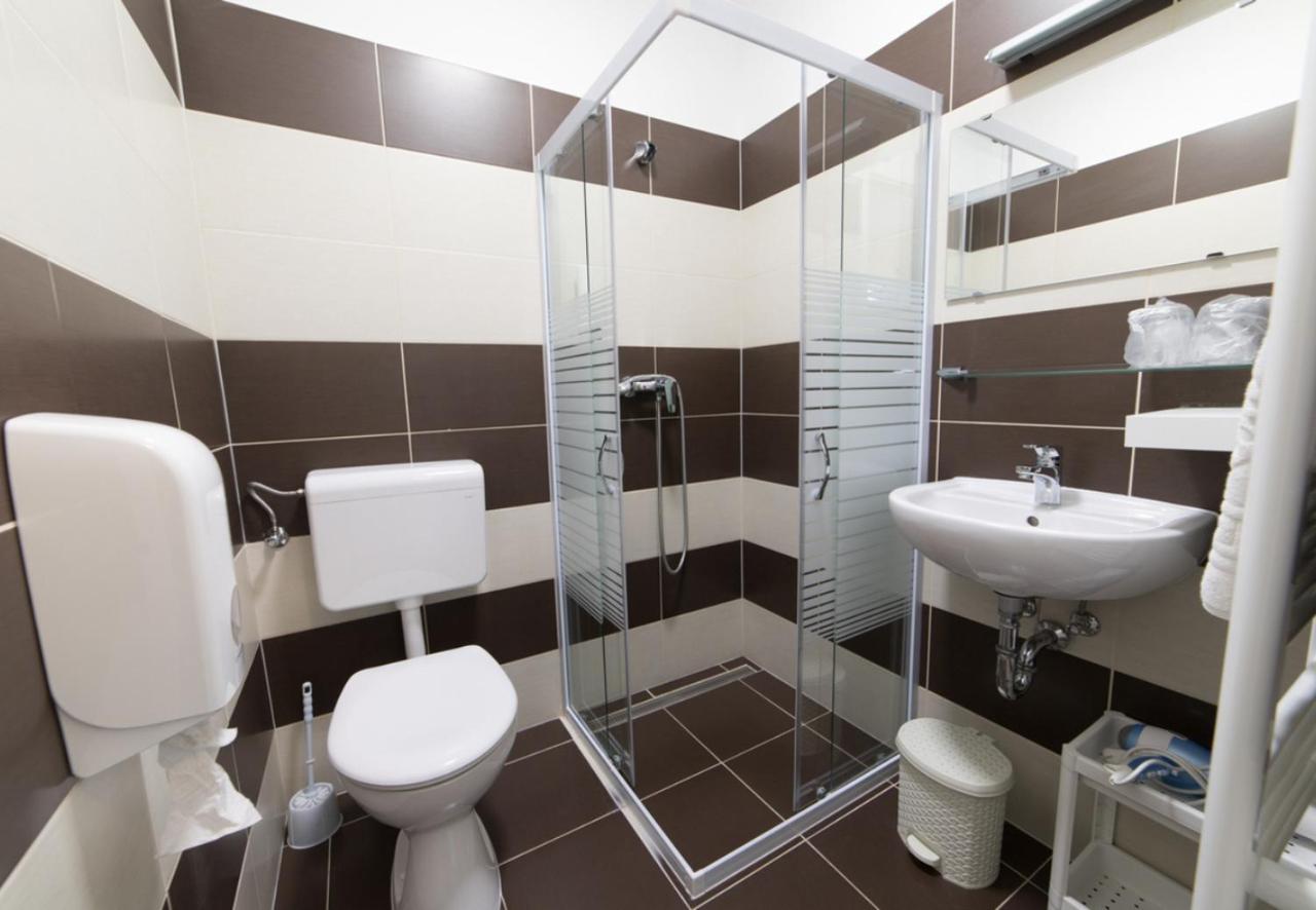 Port Etterem&Panzio Bed & Breakfast Balatonmáriafürdő Eksteriør bilde