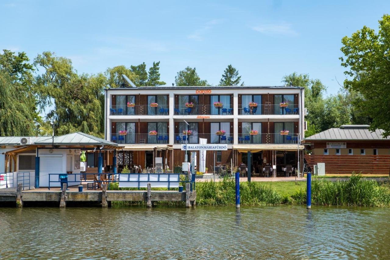 Port Etterem&Panzio Bed & Breakfast Balatonmáriafürdő Eksteriør bilde