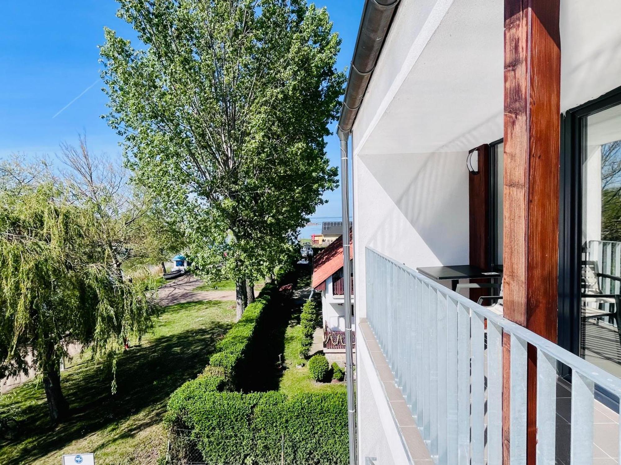 Port Etterem&Panzio Bed & Breakfast Balatonmáriafürdő Eksteriør bilde