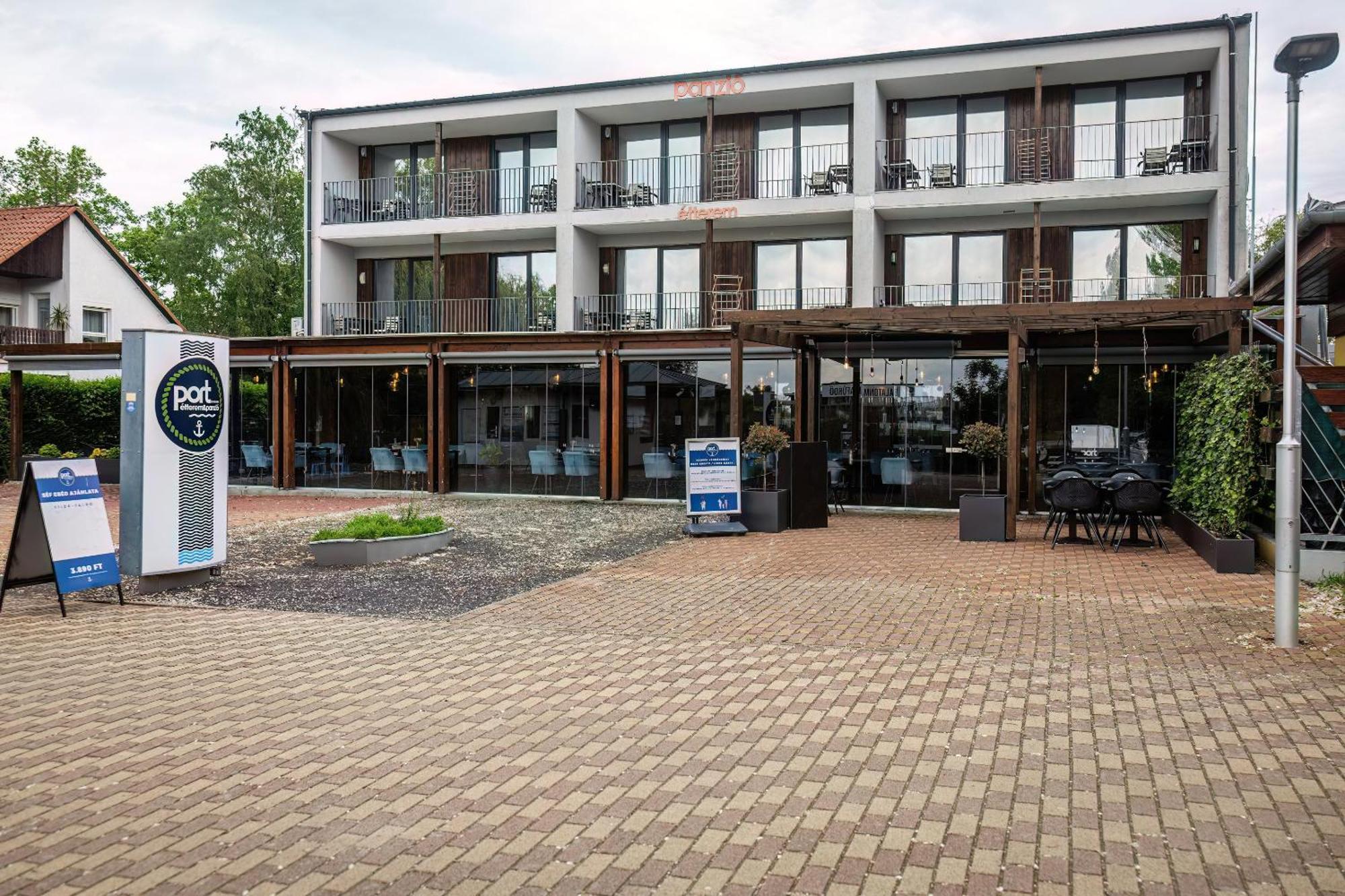 Port Etterem&Panzio Bed & Breakfast Balatonmáriafürdő Eksteriør bilde
