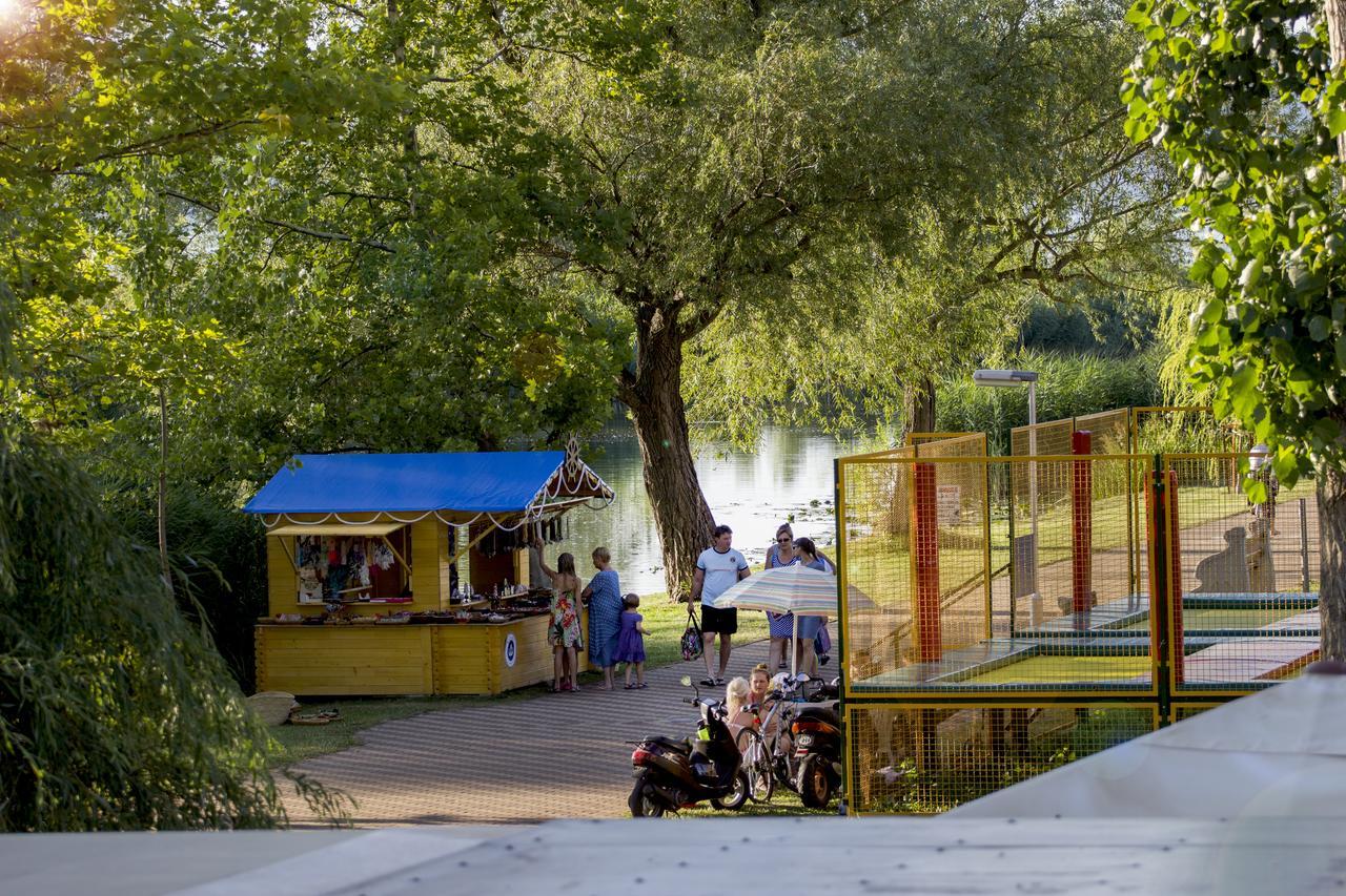 Port Etterem&Panzio Bed & Breakfast Balatonmáriafürdő Eksteriør bilde